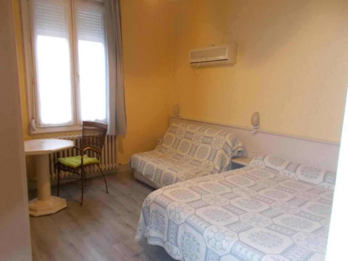 Auberge De L Arrivee Chemille-en-Anjou Dış mekan fotoğraf